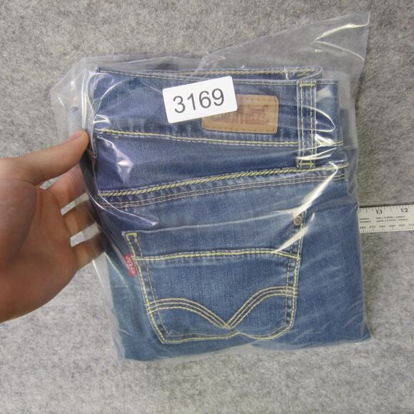 Levis Denim Bermuda Shorts Womens 6 Blue Cuffed Jean Mid Rise Casual Summer - Picture 7 of 7